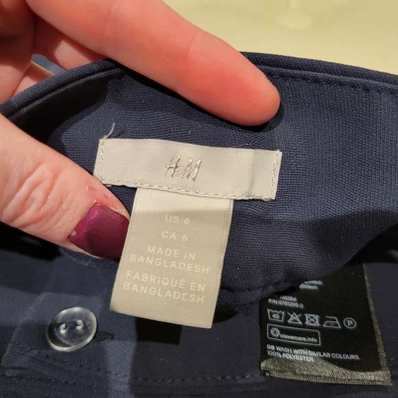 H&M navy paper bag shorts - Picture 4 of 5